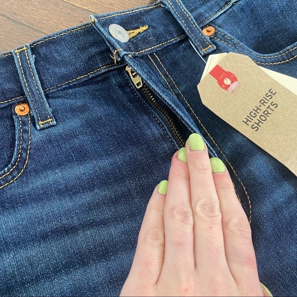 NWT Levis Sz 6/28 High Rise Cut Off Denim Shorts - Picture 6 of 7